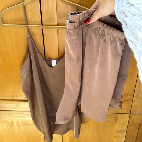 Matching Silky Silky Robe and Pajama Set in Mocha color worn once - Picture 3 of 4